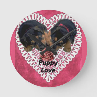 Reloj Redondo Mediano Rottweiler Puppy Love Valentines