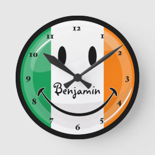Reloj Redondo Mediano Round Smiling Irish Flag