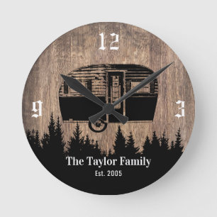 Reloj Redondo Mediano Rústica familia de campistas felices