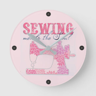 Reloj Redondo Mediano Sewing Mends the Soul