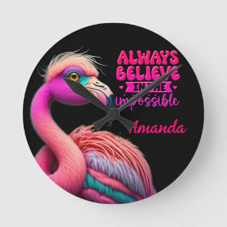 Reloj Redondo Mediano Siempre creamos en los imposibles flamingos colori