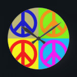 Reloj Redondo Mediano Signo de paz de arte pop de cuatro colores<br><div class="desc">Símbolos populares e históricos: símbolo de la paz obra de arte pop digital</div>