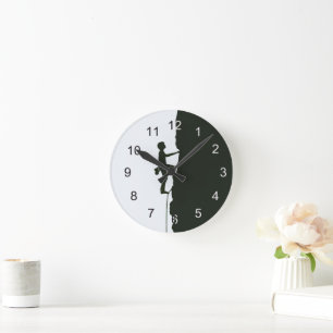 Reloj Redondo Mediano Silueta de escalador de rocas y montañas