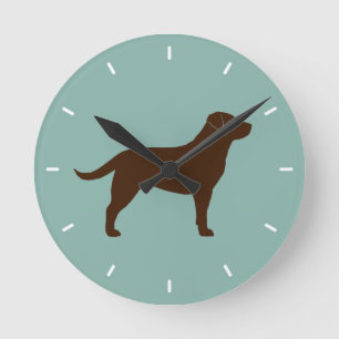 Reloj Redondo Mediano Silueta de Labrador Retriever de Chocolate