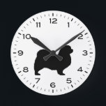 Reloj Redondo Mediano Silueta de raza tibetana de perro<br><div class="desc">Un divertido reloj de pared para la casa o la oficina. Es un gran regalo para los amantes del español tibetano. Echa un vistazo al Doodle World de Jenn para ver más relojes decorativos y decoración de casa con temática de raza de perro.</div>
