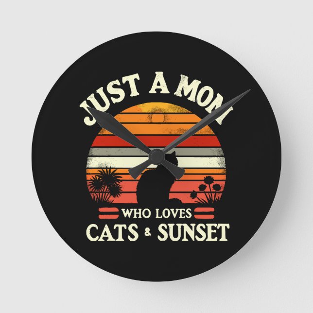 Reloj Redondo Mediano Simplemente una mamá que ama a los gatos (Anverso)