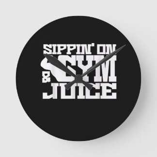 Reloj Redondo Mediano Sippin Sobre Jugo De Gimnasio - Camisetas De Entre