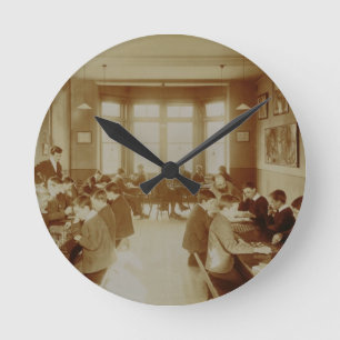 Reloj Redondo Mediano Sitio de la reconstrucción del muchacho en el