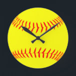 Reloj Redondo Mediano Softball personalizado<br><div class="desc">Diseño Softball personalizado... las camisetas y los regalos se pueden personalizar añadiendo texto al diseño,  o se pueden usar como se muestra!</div>