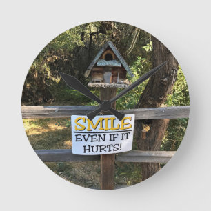 Reloj Redondo Mediano Sonreír Aunque duele, Rótulo gracioso