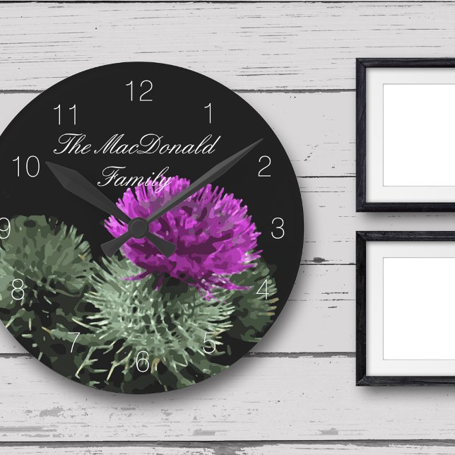 Reloj Redondo Mediano Sorprendente clan escocés de la familia Thistle (Complete your family home with a beautifully personalised clock)