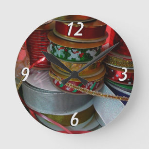 Reloj Redondo Mediano Spool de Navidades Cinta vacaciones Rojo y Oro