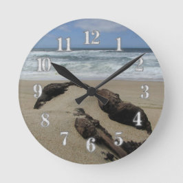 Reloj Redondo Mediano Surf Sand and Driftwood West Coast Landscape Beach