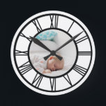 Reloj Redondo Mediano Sus números romanos personalizados de fotos<br><div class="desc">Su foto número romano personalizado reloj de pared de Ricaso</div>