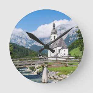 Reloj Redondo Mediano The parish church of Ramsau in Bavaria, Germany