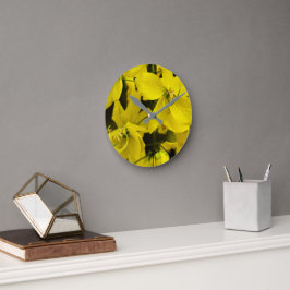 Reloj Redondo Mediano The yellow of laburnum flowers