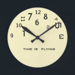 Reloj Redondo Mediano Tiempo de retraso del humor de Office<br><div class="desc">¿Qué pasó con los números en el reloj de la pared? Reloj divertido de oficina o casa.</div>