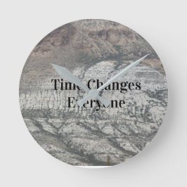 Reloj Redondo Mediano Time Changes Everyone