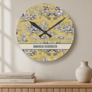 Reloj Redondo Mediano Toile de Jouy monograma vintage floral lago amaril