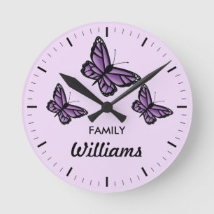 Reloj Redondo Mediano Tres Mariposas Moradas Con Apellido