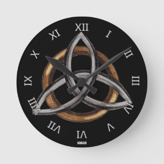 Reloj Redondo Mediano Triquetra (Brown/plata)