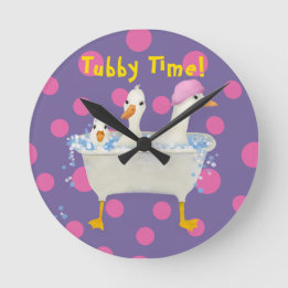 Reloj Redondo Mediano Tubby Time Tres Patos en Bañera Acuarela