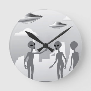 Reloj Redondo Mediano UFO in the sky Aliens On the ground