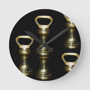 Reloj Redondo Mediano Un diseño irlandés-La colección de latón