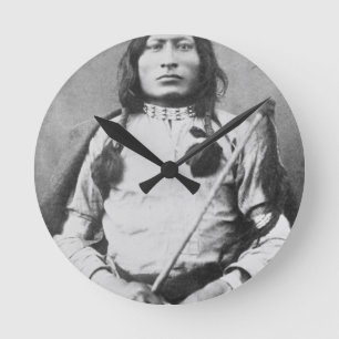 Reloj Redondo Mediano Un guerrero de toros, 1882 (foto de abajo)