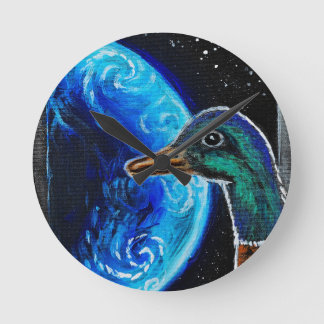 Reloj Redondo Mediano Un pato enviado al espacio exterior