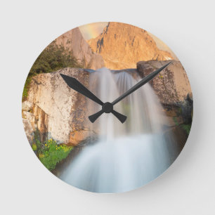 Reloj Redondo Mediano USA, California, Inyo National Forest. Waterfall