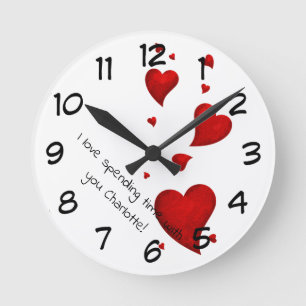 Reloj Redondo Mediano Valentine personalizado con corazones