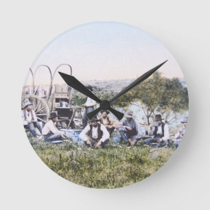 Reloj Redondo Mediano Vaqueros en Lunch, 1904 (foto)