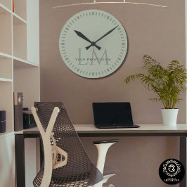 Reloj Redondo Mediano Verde Salvia Terroso Orgánico Moderno Monograma