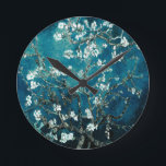 Reloj Redondo Mediano Vincent Van Gogh Almond Blossoms Oscuro Verde azul<br><div class="desc">"Every Hour, a Work of Art" Manténgase en forma con este reloj que muestra las flores de almendras de Van Gogh en un verde azulado profundo. Mezcla de función y belleza, convierte un elemento cotidiano en una declaración de elegancia atemporal. Flores de almendros las 24 horas, reloj de arte Van...</div>
