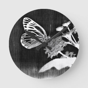 Reloj Redondo Mediano Vintage Butterfly on flower - Black and White 2