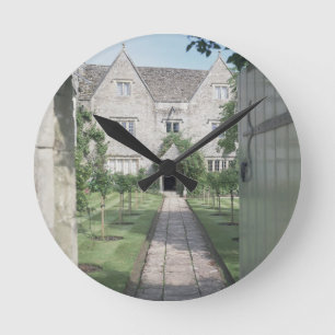 Reloj Redondo Mediano Vista del frente de la casa (foto)