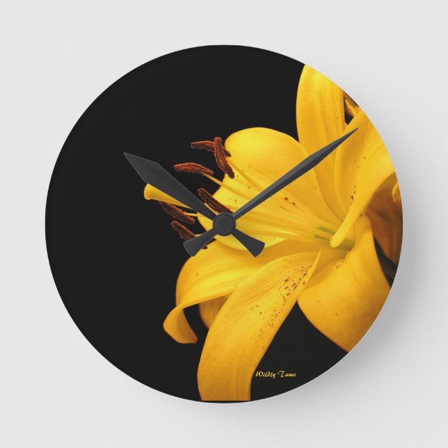 Reloj Redondo Mediano Yellow Lilly (Anverso)