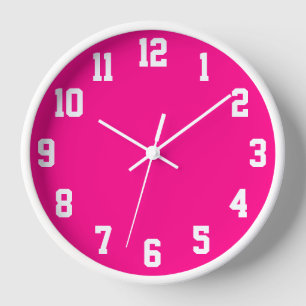 Reloj Rosa caliente con números deportivos blancos