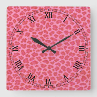 Reloj rosado de los números romanos del cuadrado