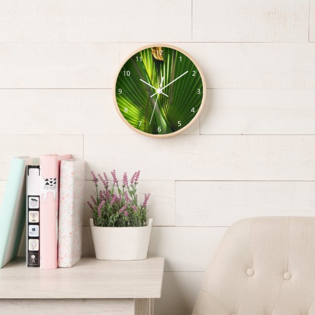 Reloj Saw Palmetto and Leaf Wall Clock (Sala de lectura)