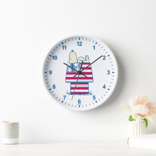 Reloj Snoopy on the 4 of July Dog House