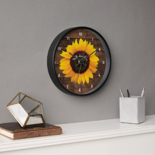 Reloj Sunflower and Barn Wood Hola Sunshine
