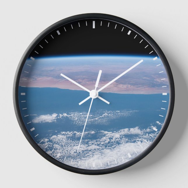 Reloj Vista A Través De La Costa Suroeste De África. (Anverso)