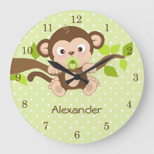 Relojes de pared lindos de los lunares del verde