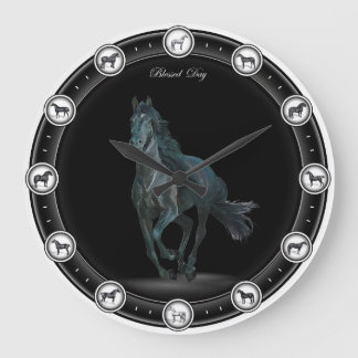 Relojes negros impresionantes del caballo.