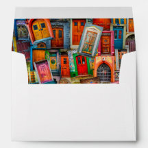 Remite moderno de las puertas antiguas