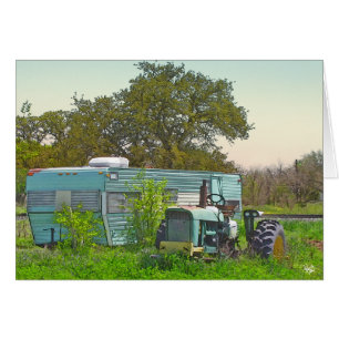 Remolque del vintage y tractor a juego en Dale, TX