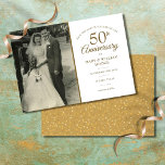 Reserva La Fecha 50° Aniversario de la foto del Boda del Corazón de<br><div class="desc">Personaliza con tu foto boda favorita y tus detalles especiales de la celebración del 50° aniversario del boda dorado en la tipografía de oro de moda. El reverso presenta confeti de corazón de amor dorado. Diseñado por Thisisnotme©</div>