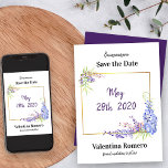 Reserva La Fecha Acuarela de lavanda morada Wisteria Floral<br><div class="desc">Floral acuarela Guardar la fecha que puede editar para cualquier ocasión. Tu cita especial se sitúa en un marco dorado, decorado con flores de glicinia de bonito en tonos violeta, lavanda, rosa y malva con un poco de vegetación. El texto está escrito en letras negritas modernas y tipografía de estilo...</div>